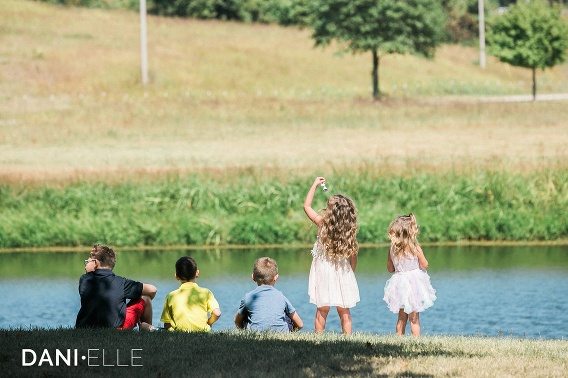 Fall Family Field Photo Ideas Rocks_0431.jpg