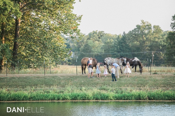 Fall Family Field Photo Ideas Rocks_0467.jpg